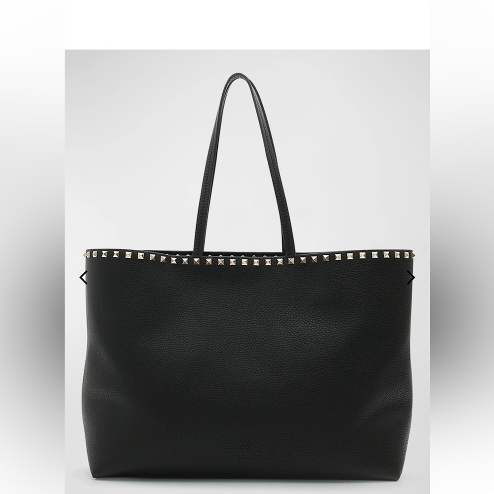 Valentino Garavani
Rockstud Vitello Tote Bag 10.6"H x 5.91"W x 18.5"D.